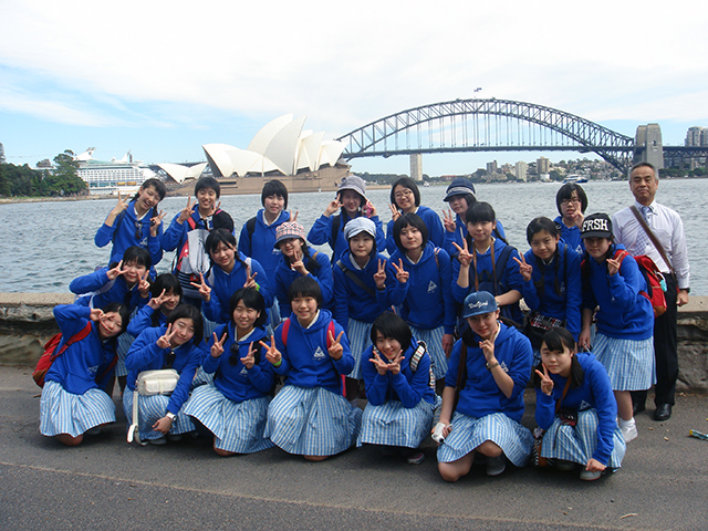 Report on School Excursion to Australia of Junior High School 1